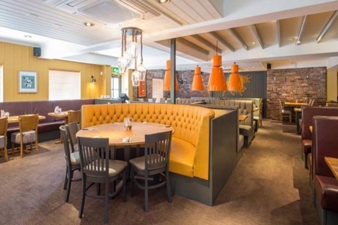 Premier Inn Newport Wales Esterno foto